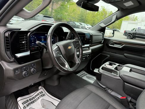 Used 2022 Chevrolet Silverado 1500 LT AWD/4WD image 13