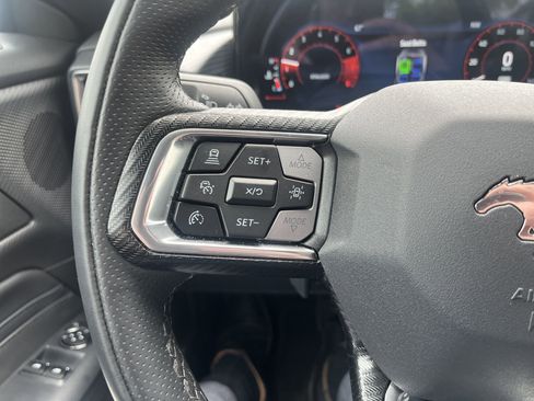 Used 2025 Ford Mustang Premium image 22