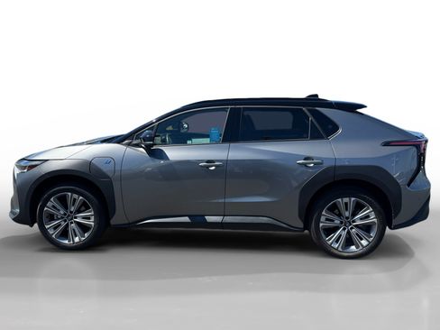Used 2023 Subaru Solterra AWD image 2