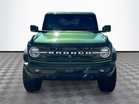 New 2025 Ford Bronco Outer Banks w/ Sasquatch Package image 2