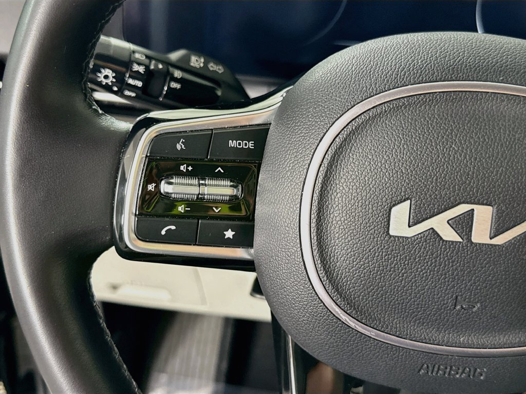 Used 2024 Kia Carnival SX FWD image 23