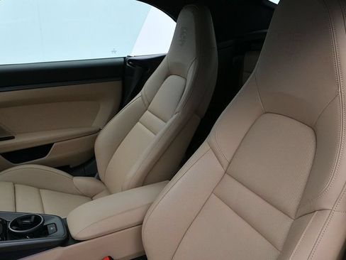 Certified 2024 Porsche 911 Carrera RWD image 4