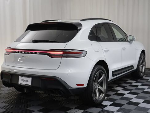 Used 2024 Porsche Macan AWD/4WD image 16