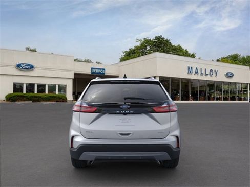 Used 2023 Ford Edge SEL w/ Convenience Package image 5