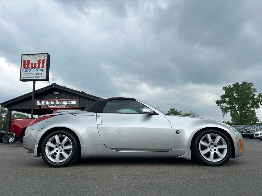 Used 2005 Nissan 350Z Touring RWD image 23