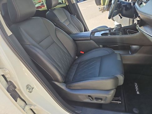 Used 2024 Nissan Rogue Platinum w/ Platinum Premium Package FWD image 20
