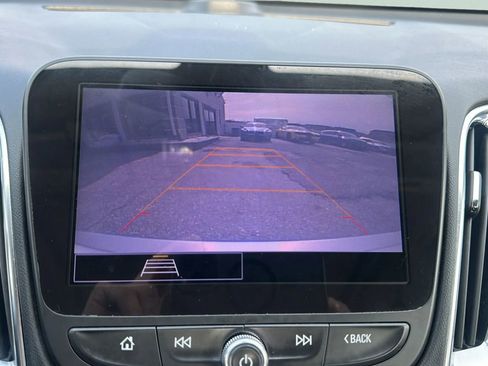 Used 2021 Chevrolet Malibu LT FWD image 25