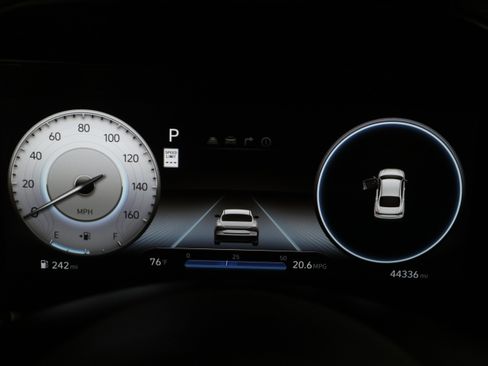 Used 2024 Hyundai Elantra Limited FWD image 19