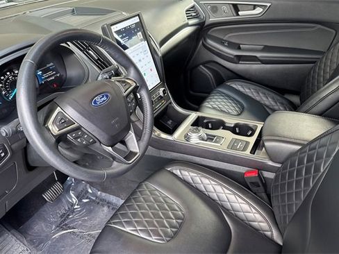 Used 2024 Ford Edge Titanium image 10