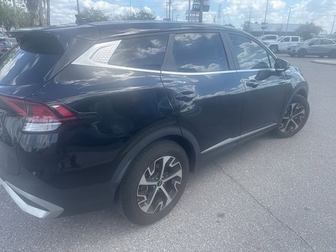 Used 2024 Kia Sportage EX image 3