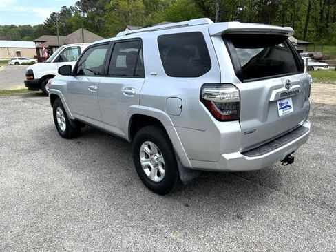 Used 2016 Toyota 4Runner SR5 image 5