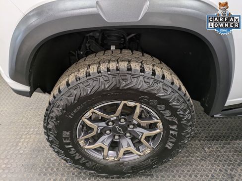 Used 2024 Chevrolet Colorado ZR2 w/ Technology Package AWD/4WD image 7