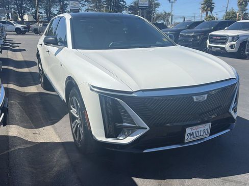 Used 2024 Cadillac Lyriq Luxury RWD image 6