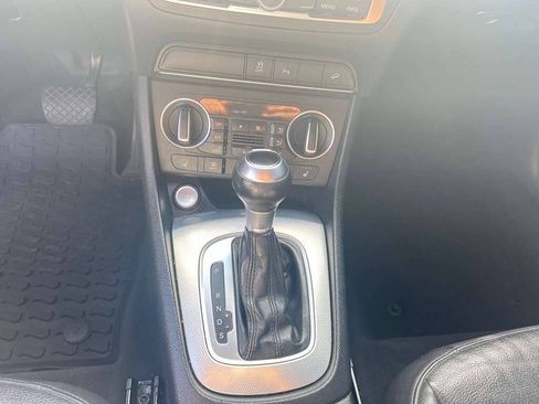 Used 2018 Audi Q3 2.0T Premium w/ Convenience Package FWD image 2