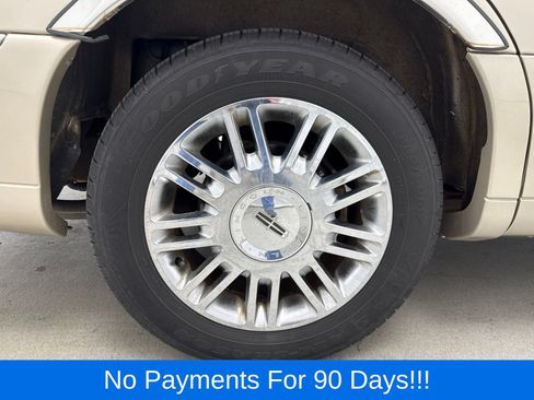Used 2008 Lincoln Town Car Signature Limited RWD image 34