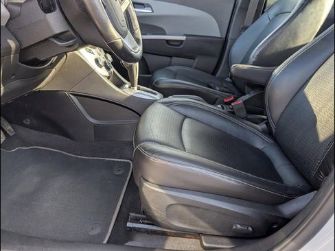 Used 2020 Chevrolet Sonic Premier image 12