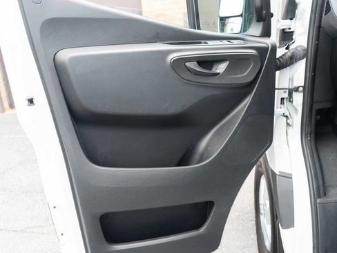 Used 2020 Mercedes-Benz Sprinter 2500 image 13