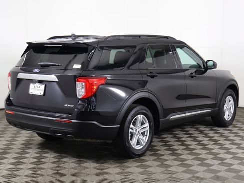 Used 2023 Ford Explorer XLT AWD/4WD image 9