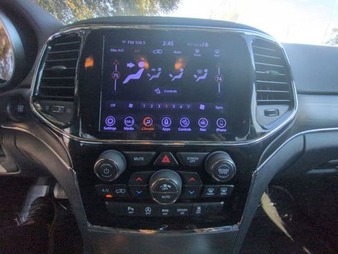 Used 2019 Jeep Grand Cherokee Limited w/ Trailer Tow Group IV image 20