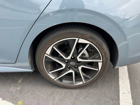 Used 2024 Nissan Sentra SR w/ SR Premium Package FWD image 3