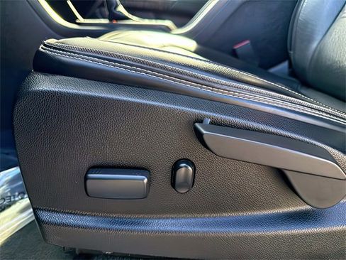 Used 2021 GMC Canyon Denali image 18