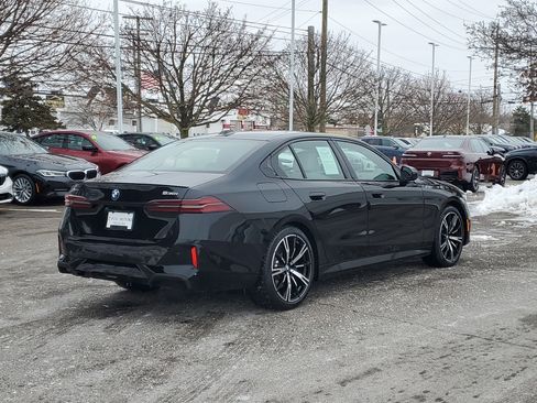 Used 2025 BMW 530i xDrive w/ M Sport Package image 3