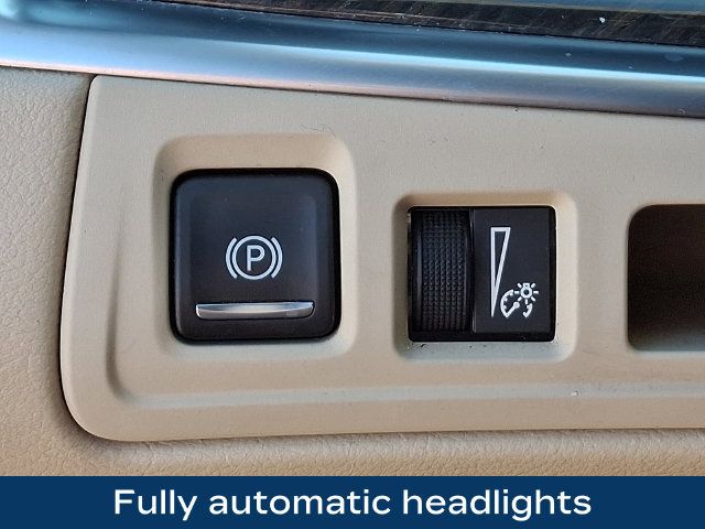 Used 2018 Cadillac XT5 AWD image 9