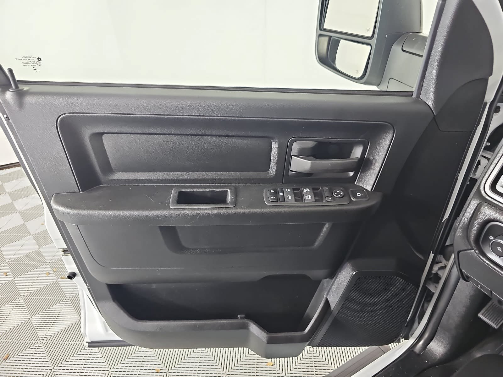 Used 2024 RAM 3500 Tradesman w/ Chrome Appearance Group AWD/4WD image 25