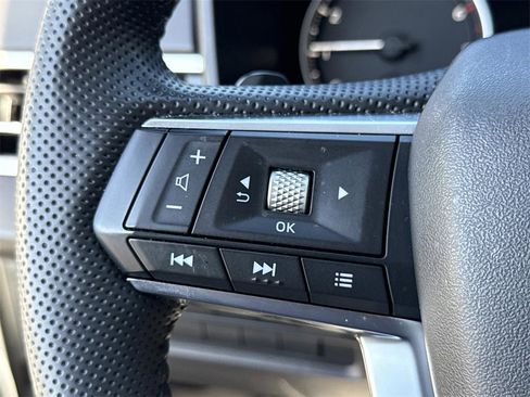 Used 2024 Mitsubishi Outlander SE image 38