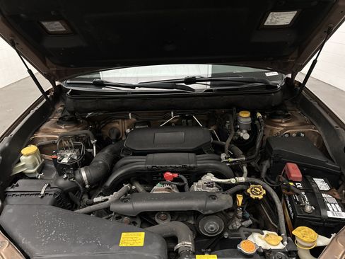 Used 2011 Subaru Outback 2.5i Limited AWD/4WD image 35