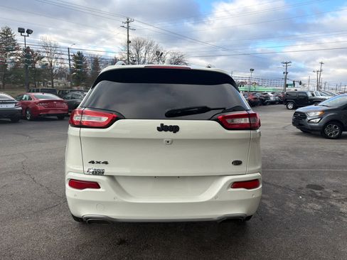 Used 2018 Jeep Cherokee Overland image 8