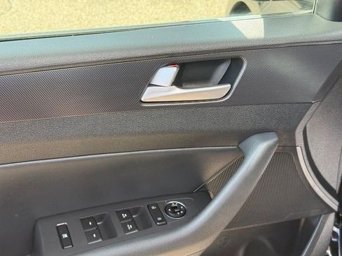 Used 2016 Hyundai Sonata Sport w/ Option Group 02 FWD image 18