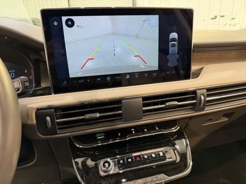 Used 2024 Lincoln Corsair Reserve image 18