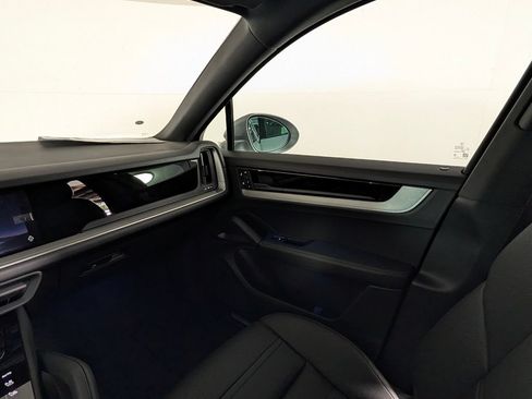 New 2026 Porsche Cayenne Coupe AWD/4WD image 23