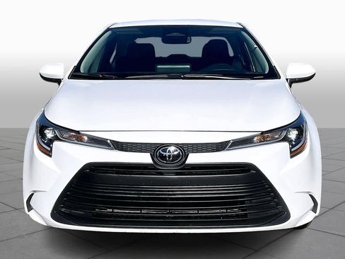 Used 2024 Toyota Corolla LE image 3