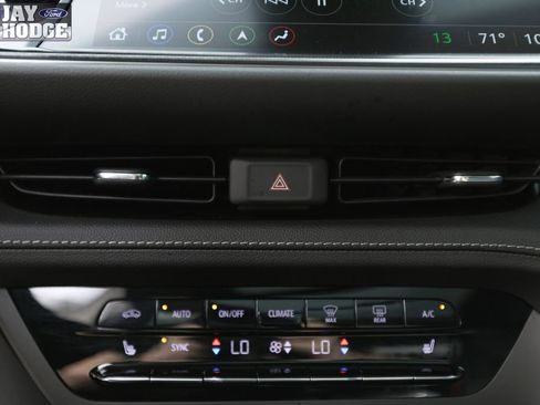 Used 2023 Buick Envision Essence w/ Technology Package I image 22