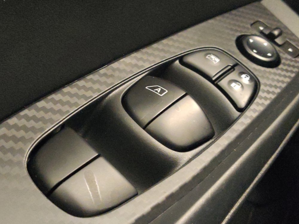 Used 2025 Nissan Sentra S FWD image 27