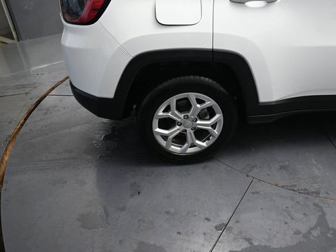 Used 2024 Jeep Compass Latitude AWD/4WD image 22