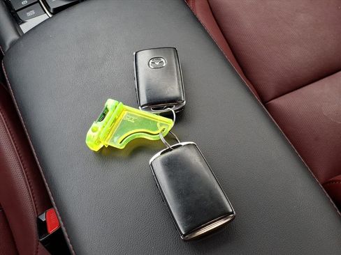 Used 2024 MAZDA MAZDA3 s image 19