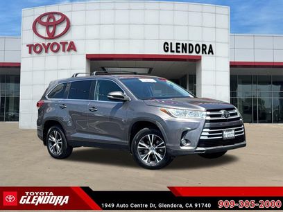 Certified 2019 Toyota Highlander Plus w/ Carpet Mat Package (TMS)