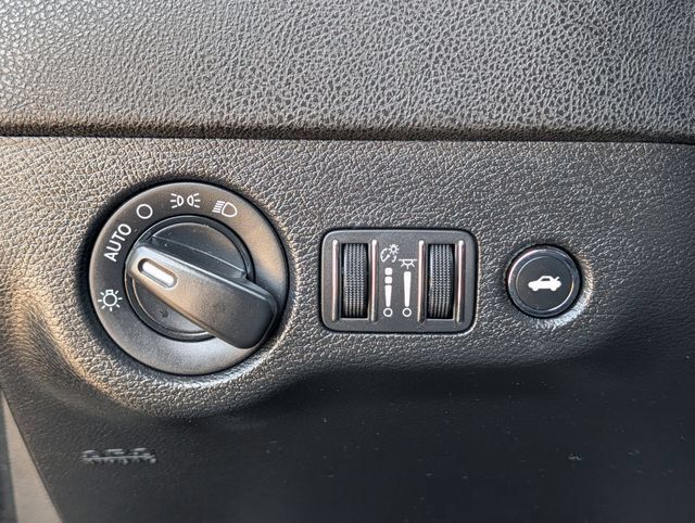 Used 2022 Dodge Charger SXT RWD image 19