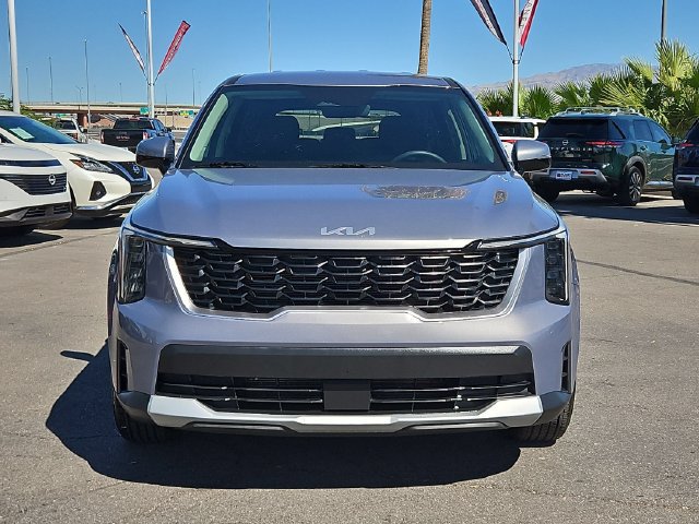 Used 2025 Kia Sorento LX FWD image 4