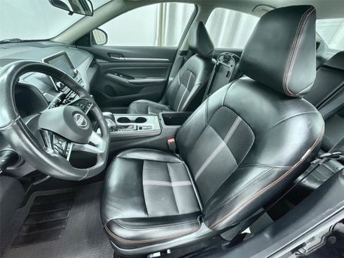 Used 2024 Nissan Altima 2.5 SR image 18