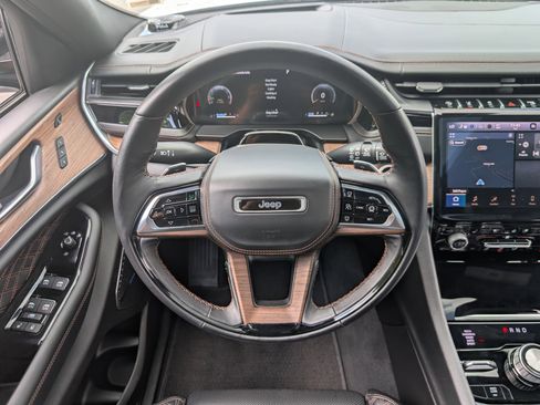Used 2023 Jeep Grand Cherokee L Summit w/ Advanced Protech Group IV AWD/4WD image 25