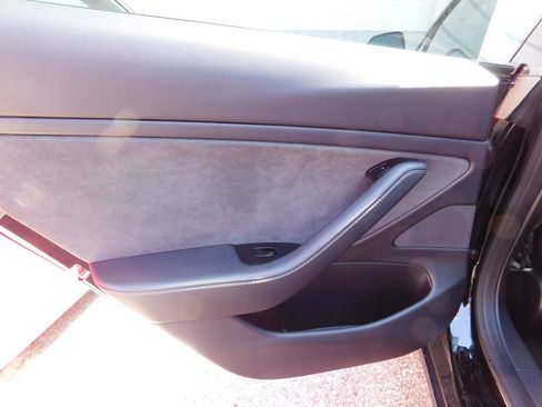 Used 2019 Tesla Model 3 Standard Range Plus image 6