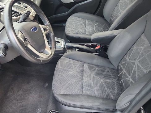 Used 2013 Ford Fiesta SE image 4