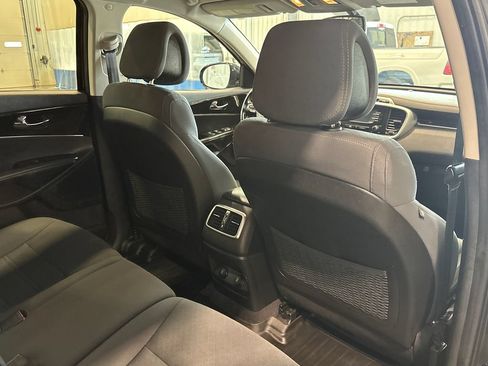 Used 2016 Kia Sorento LX w/ LX Convenience Package AWD/4WD image 32