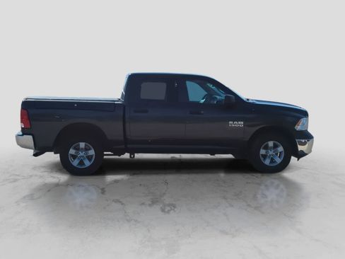 Used 2018 RAM 1500 ST w/ SXT Appearance Group AWD/4WD image 9