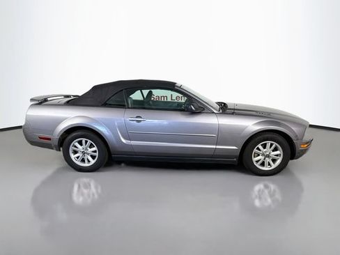 Used 2006 Ford Mustang Convertible RWD image 8