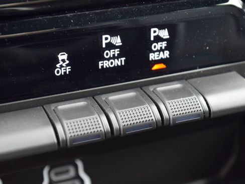 Used 2025 RAM 1500 Laramie w/ Laramie Southwest Edition AWD/4WD image 12